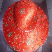 sombrero de celebracion  rojo con estrellas verdes