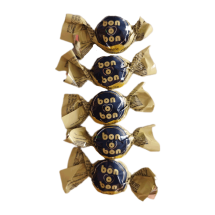 Bombones de chocolate blanco rellenos con crema de maní y oblea Bon o Bon, 5x15 g