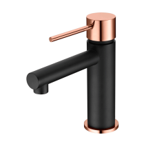 Monomando lavabo modelo MILOS acabado en negro/oro rosa, cañón corto