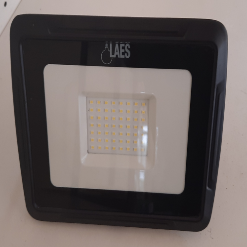 Luminarias LED, 220V 50-60Hz, exteriores