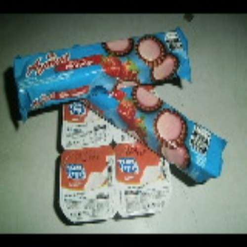 kitaymore -contiene 2 Galletas Aymore  y 4 Postres Lacteo s/ Natural 125g 