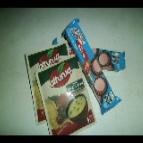 kitsopaymore - contiene 2 Sopa Instantanea de Pollo y 2 Galletas Aymore .